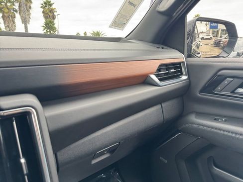 Used 2025 GMC Yukon Denali image 23