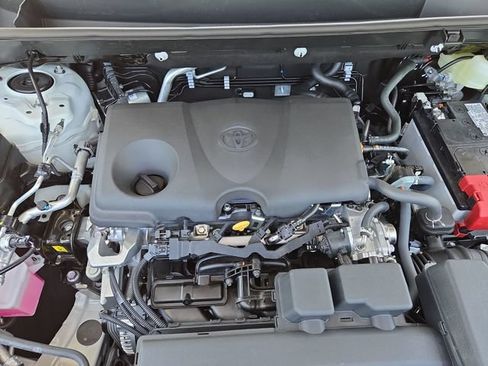 Used 2024 Toyota RAV4 XLE AWD/4WD image 22