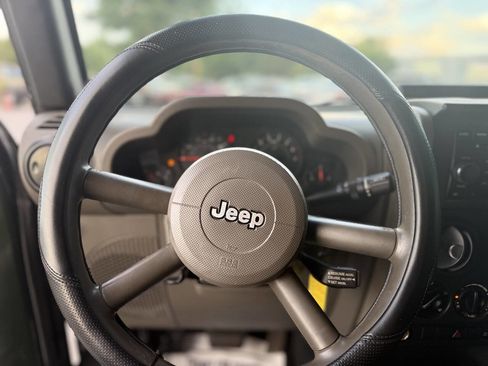 Used 2007 Jeep Wrangler Unlimited X AWD/4WD image 11