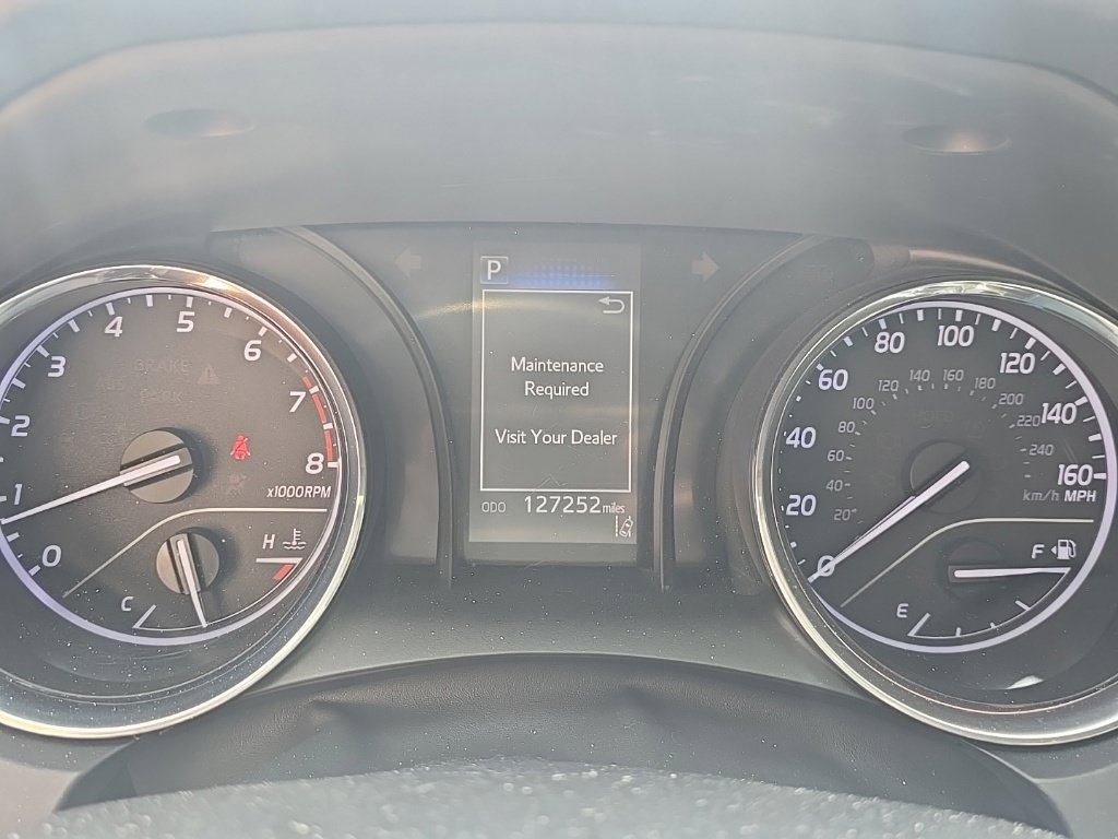 Used 2019 Toyota Camry SE FWD image 3