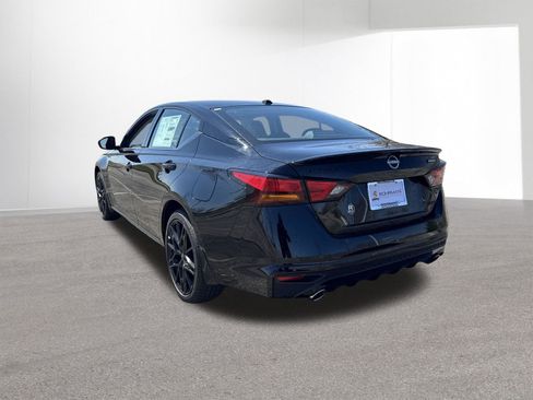 New 2026 Nissan Altima 2.5 SR w/ SR Midnight Edition Package image 30