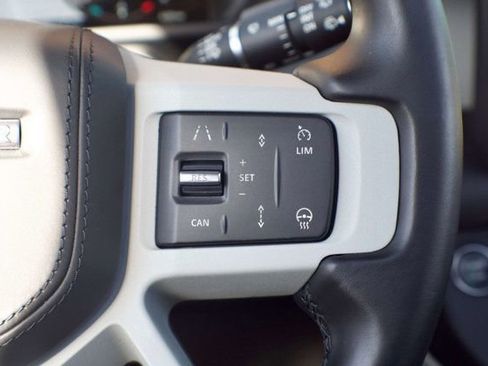 Used 2024 Land Rover Defender 130 X-Dynamic SE image 25