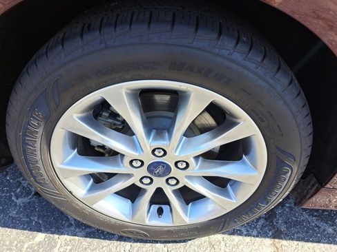 Used 2017 Ford Fusion SE w/ Fusion SE Technology Package FWD image 20