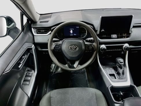Used 2025 Toyota RAV4 XLE AWD/4WD image 21