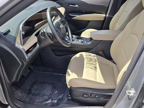 Used 2024 Cadillac XT4 Luxury FWD image 10