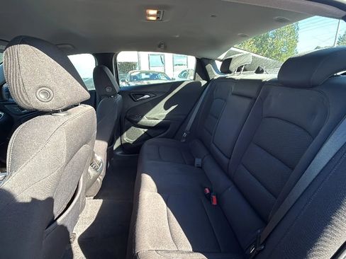 Used 2020 Chevrolet Malibu LT image 17