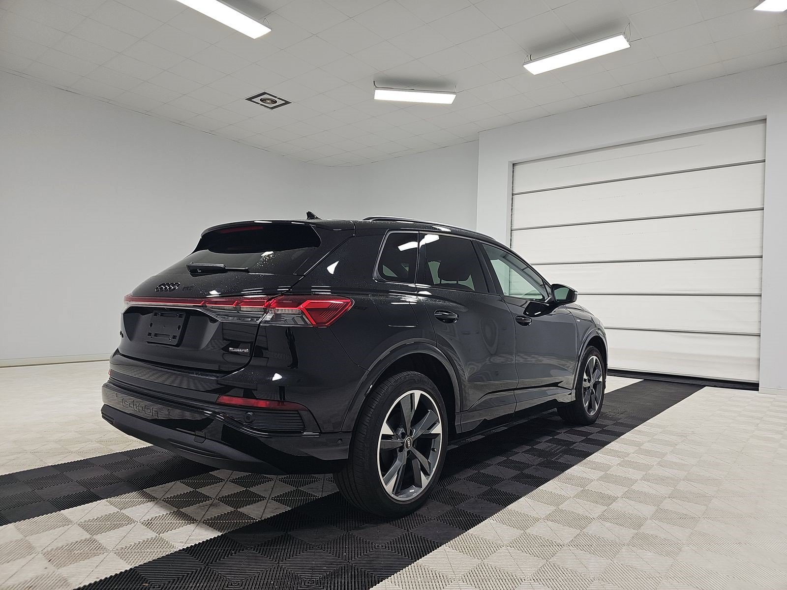 Used 2023 Audi Q4 e-tron Prestige w/ Black Optic Package AWD/4WD image 6