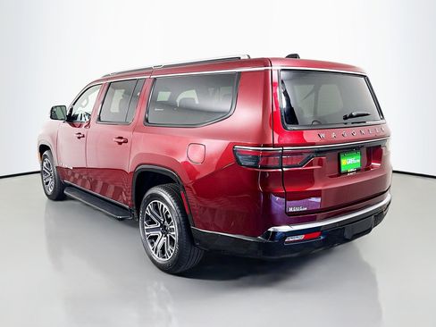 Used 2025 Jeep Wagoneer L Series II w/ 8-pass Seating Package AWD/4WD image 7
