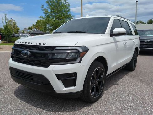 Used 2024 Ford Expedition Limited RWD image 2
