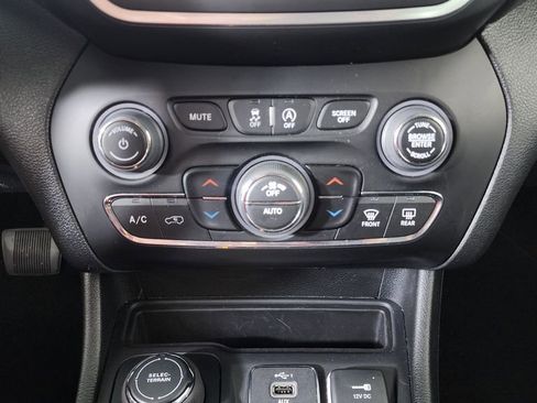 Used 2022 Jeep Cherokee Latitude Lux image 23