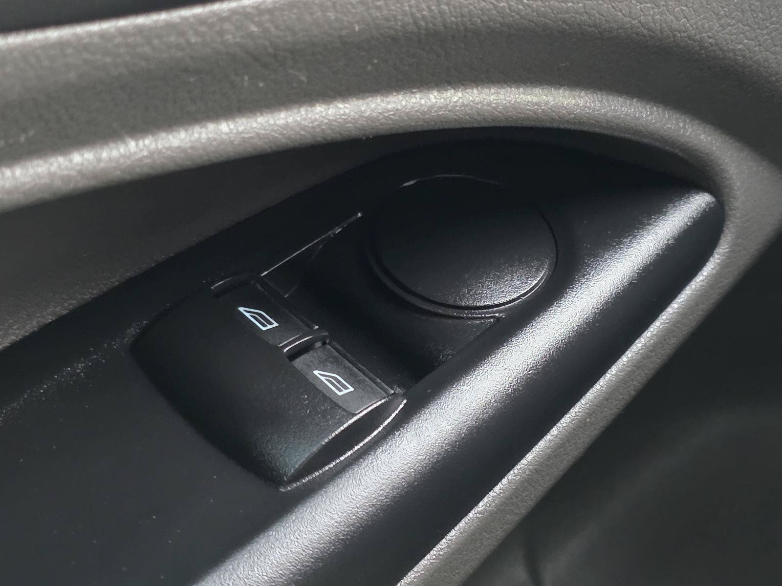 Used 2016 Ford Transit Connect XL FWD image 9