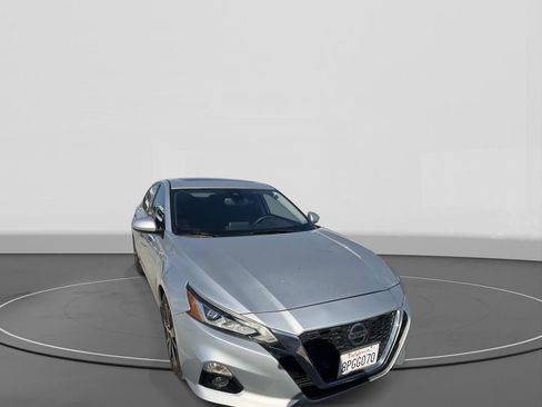 Used 2019 Nissan Altima 2.5 SV FWD image 3