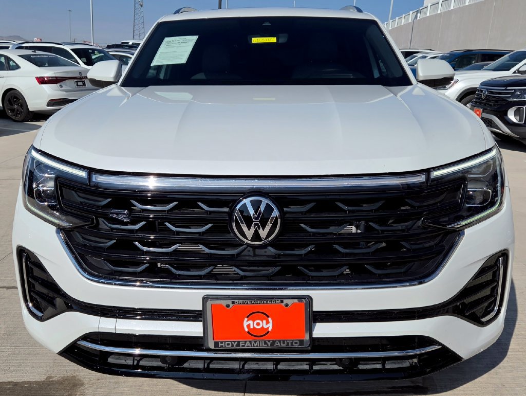 Used 2024 Volkswagen Atlas Cross Sport SEL R-Line AWD/4WD image 4