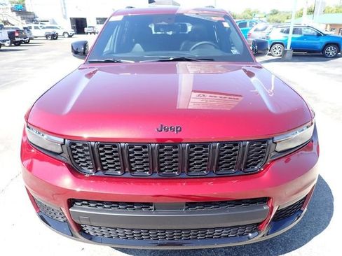 New 2025 Jeep Grand Cherokee L Altitude image 10