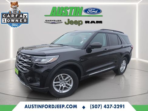 Used 2025 Ford Explorer Active AWD/4WD image 1