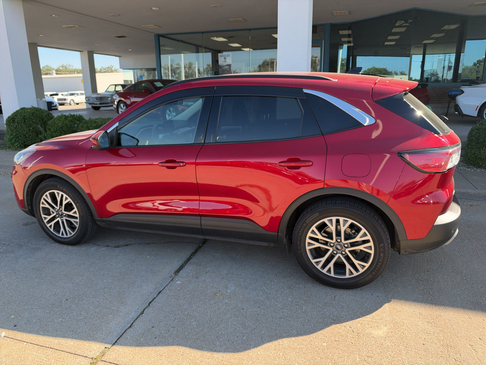 Used 2020 Ford Escape SEL FWD image 9