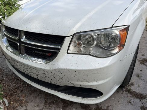 Used 2020 Dodge Grand Caravan SE FWD image 2