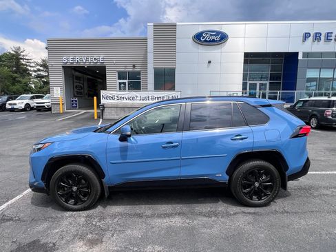 Used 2024 Toyota RAV4 SE AWD/4WD image 4