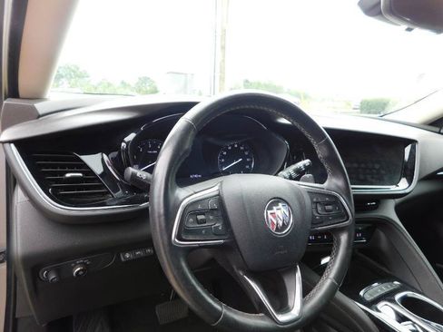 Used 2021 Buick Envision Avenir w/ Technology Package II FWD image 7