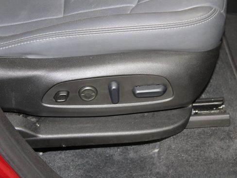 Used 2024 Buick Enclave Premium image 27