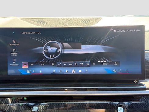 Used 2025 BMW X5 xDrive50e image 36