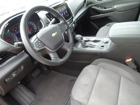 Used 2023 Chevrolet Traverse LT FWD image 13