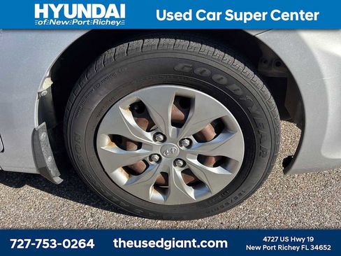 Used 2016 Hyundai Accent SE image 5