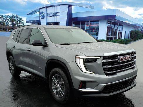 Used 2025 GMC Acadia Elevation image 1