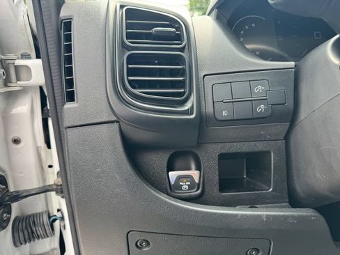 Used 2023 RAM ProMaster 3500 w/ Premium Appearance Group FWD image 19