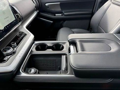 New 2025 Ford Expedition Max Platinum w/ Driver's Package image 26