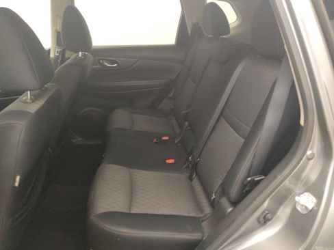 Used 2017 Nissan Rogue SV FWD image 18