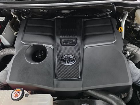 Used 2023 Toyota Tundra SR5 w/ SR5 Premium Package AWD/4WD image 18