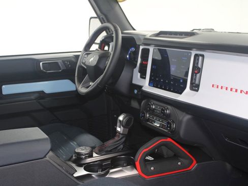 Used 2024 Ford Bronco Heritage Edition image 27