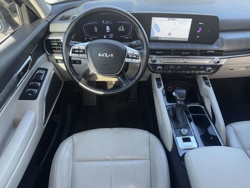 Used 2023 Kia Telluride EX w/ EX Captain's Chair Package image 15