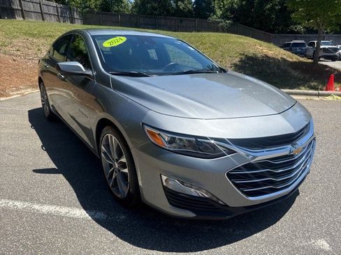 Used 2024 Chevrolet Malibu LT FWD image 1
