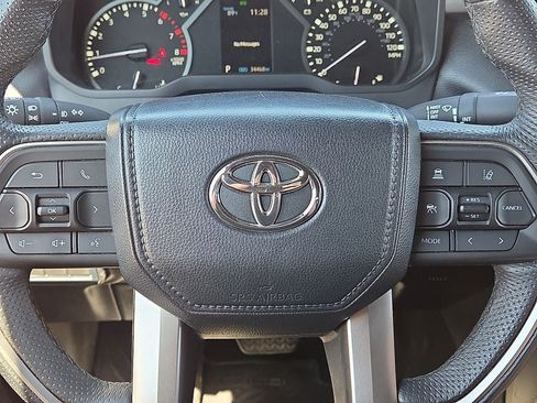 Used 2025 Toyota Tundra SR5 w/ SR5 Premium Package AWD/4WD image 30