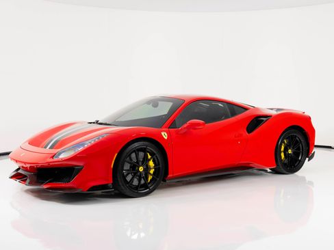 Used 2019 Ferrari 488 Pista Coupe image 7