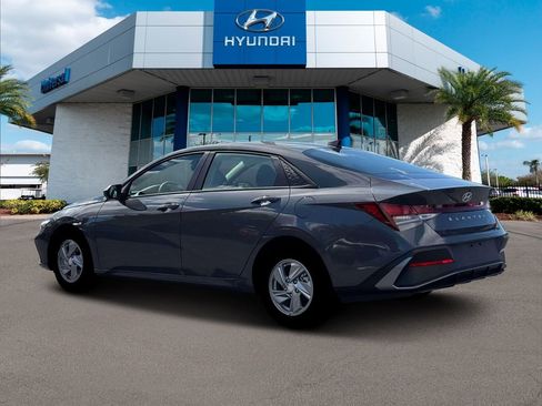 New 2026 Hyundai Elantra SE FWD image 5