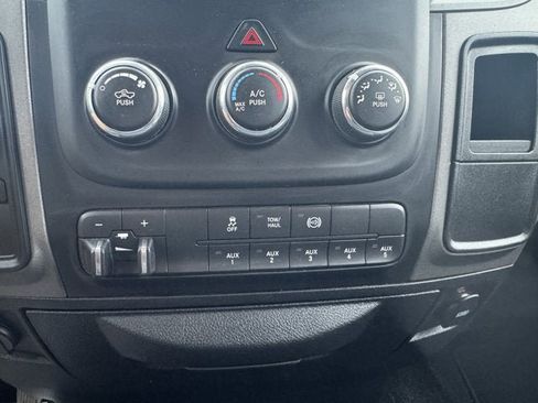 Used 2018 RAM 2500 Tradesman w/ Chrome Appearance Group image 21