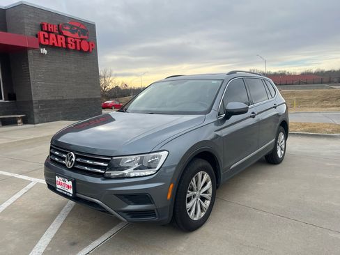 Used 2018 Volkswagen Tiguan SEL image 2