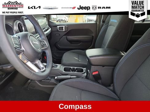 Used 2023 Jeep Wrangler Unlimited Rubicon 4xe w/ Cold Weather Group AWD/4WD image 15