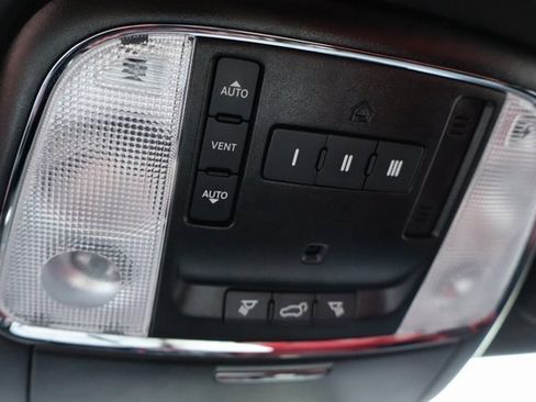 Used 2020 Dodge Durango R/T w/ Technology Group image 27