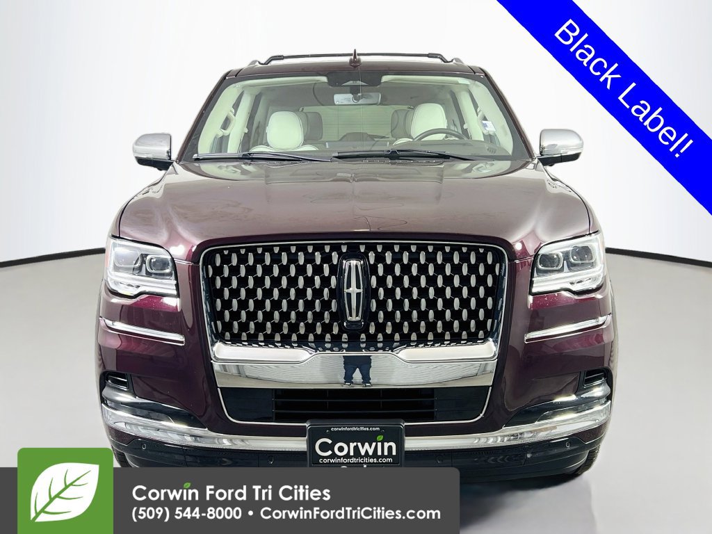 Used 2024 Lincoln Navigator Black Label AWD/4WD image 3
