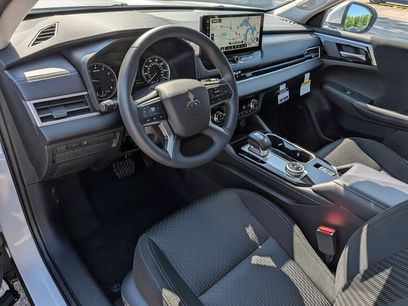 New 2026 Mitsubishi Outlander ES
