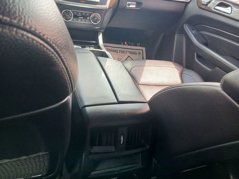 Used 2015 Mercedes-Benz ML 350 ML 350 Sport Utility 4D image 25