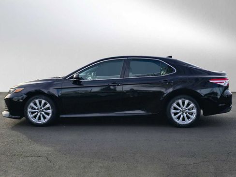 Used 2019 Toyota Camry LE image 6