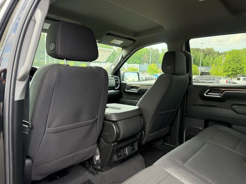 Used 2025 Chevrolet Silverado 1500 LT AWD/4WD image 23