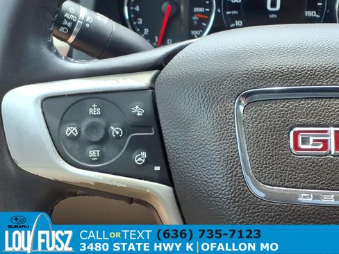 Used 2017 GMC Acadia Denali w/ Technology Package FWD image 17