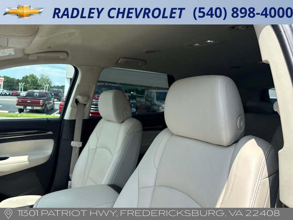 Certified 2024 Buick Enclave Essence AWD/4WD image 2