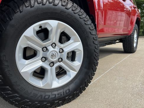 Used 2024 Toyota 4Runner SR5 AWD/4WD image 13
